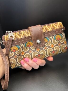 Relic Boho 2010’s Retro Y2K Style Floral Wristlet Wallet GUC